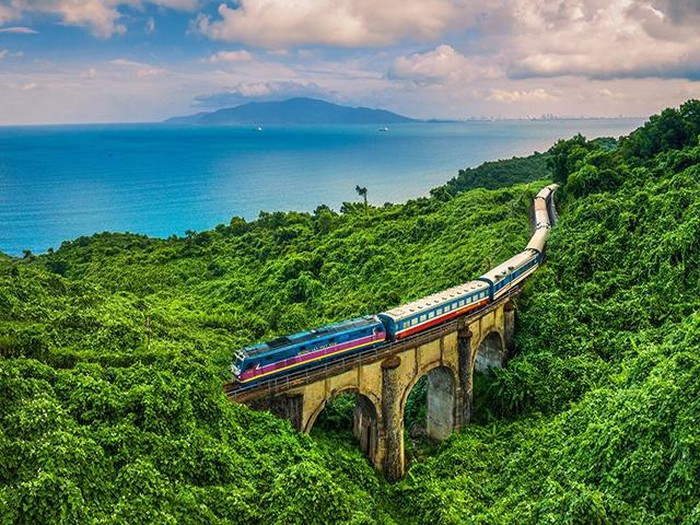 Train Hanoi - Hue